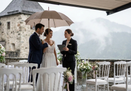 5 Schritte zum Verschieben einer Hochzeit wegen schlechten Wetters