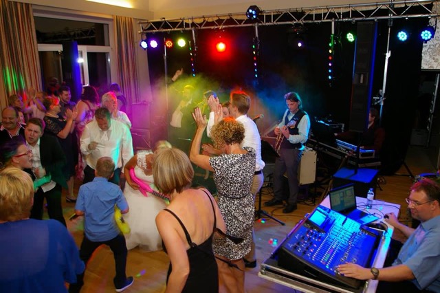 "True Colors" Music & Entertainment – Bild 4