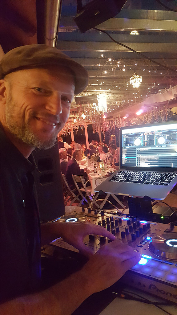 DJ Tom Bennett - DJ´S & MUSIKBANDS