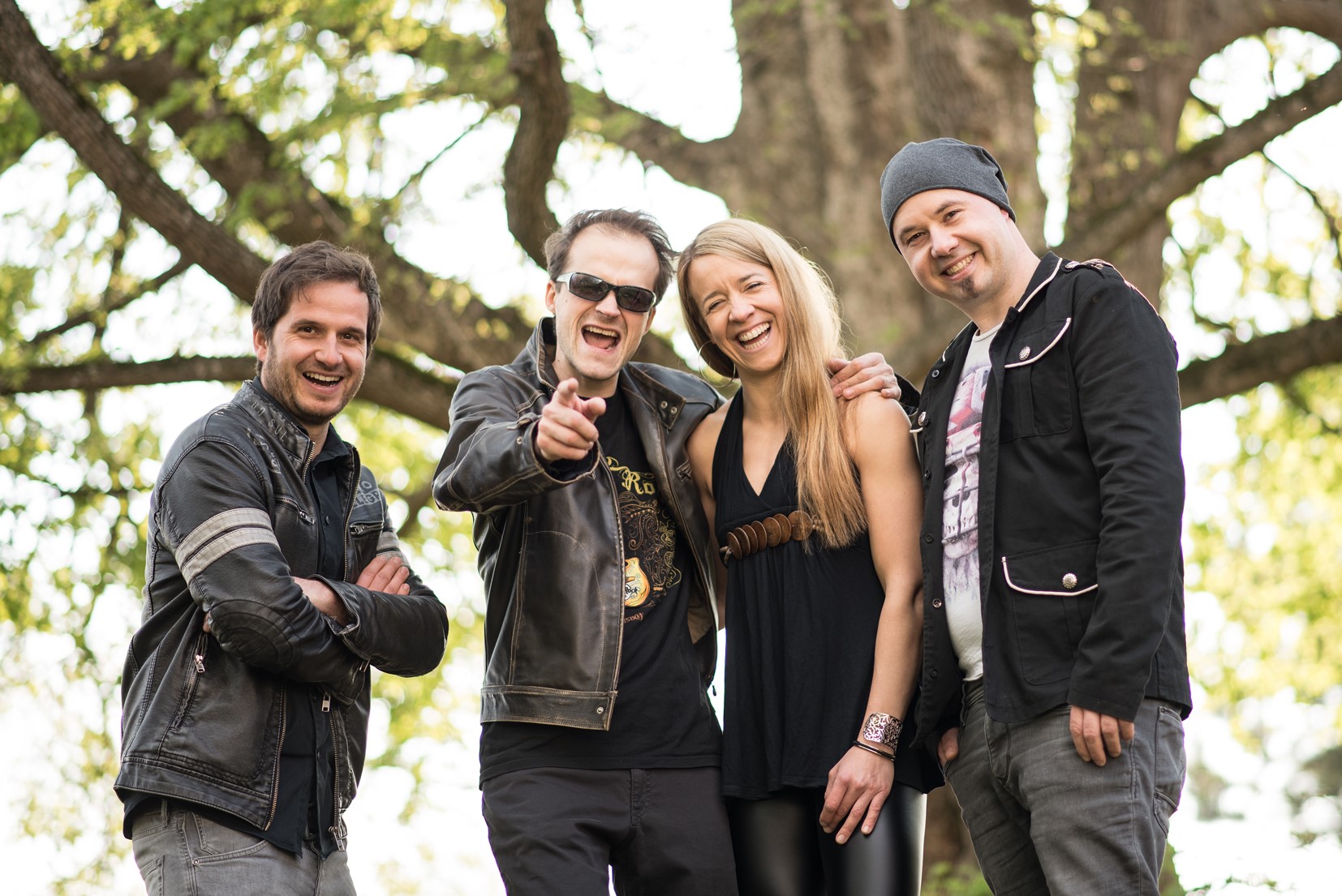 DANCE FEVERGREENS - DJ´S & MUSIKBANDS